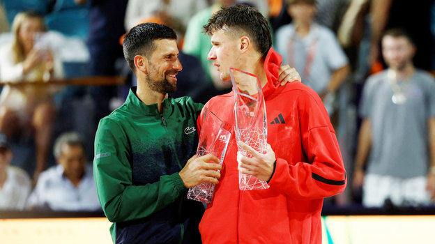 Теннисисты Новак Джокович и Якуб Меншик