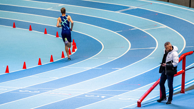 Гьерт Ингебригтсен (справа) и его сын Филипп на тренировке. Тренер Гьерт Ингебригтсен (справа) и его сын Филипп на тренировке