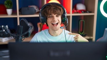 Лучшие летсплейщики 2025 года: кого смотреть на YouTube и Twitch