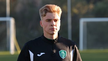 «В будущем хочу играть в «Спартаке», но сейчас нужно принимать новый вызов». Зорин — о переходе в «Ахмат»