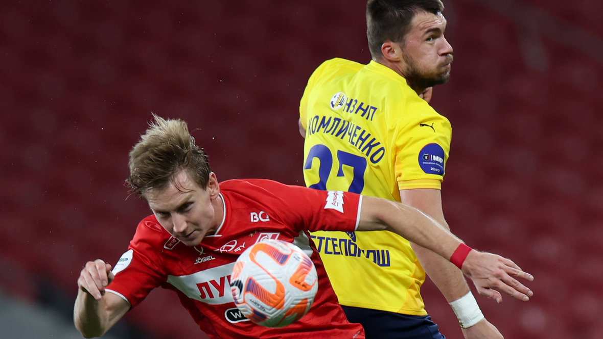 Футболисты «Спартака» и «Ростова» Наиль Умяров и Николай Комличенко