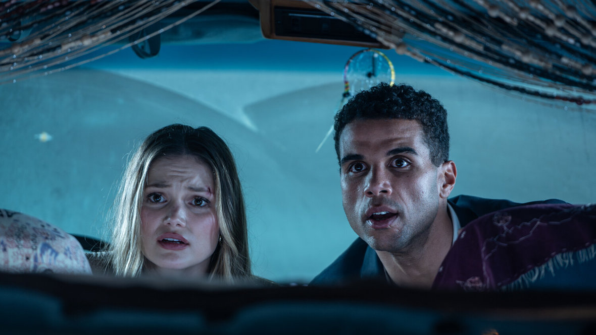 Кадр из фильма «Влюбленные глаза», реж. Джош Рубен, Screen Gems, Divide/Conquer, Spyglass Media Group