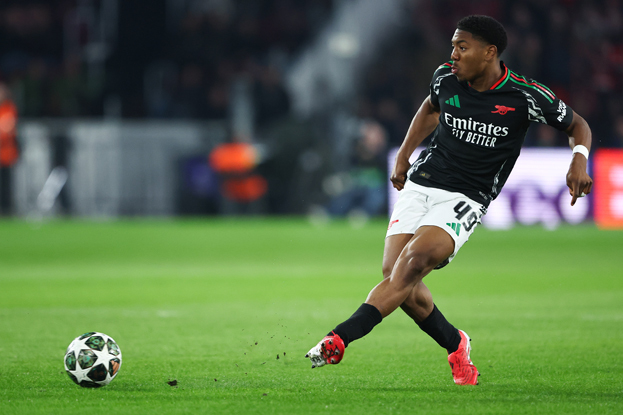 Майлс Льюис-Скелли. Полузащитник «Арсенала» Майлс Льюис-Скелли