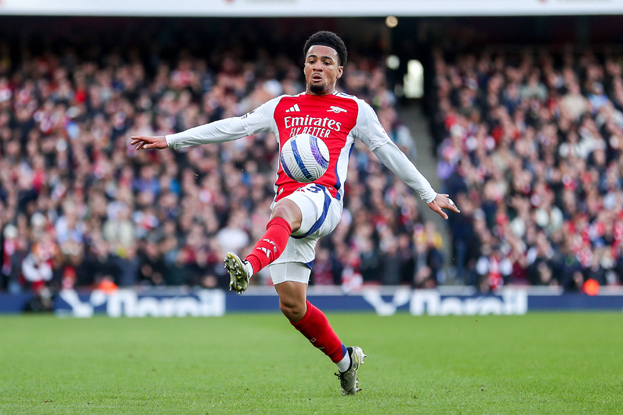 Итан Нванери. Полузащитник «Арсенала» Итан Нванери