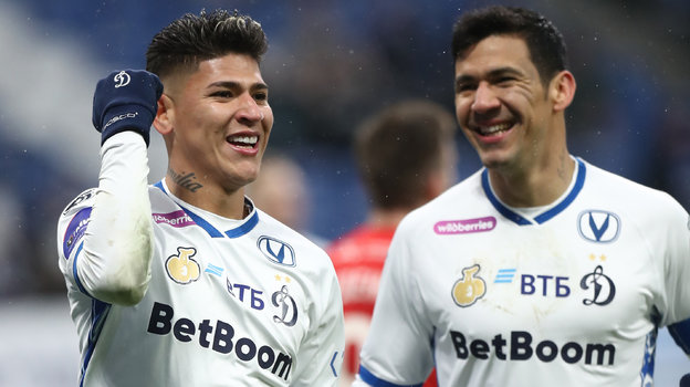 Динамовцы Хорхе Карраскаль и Фабиан Бальбуэна.