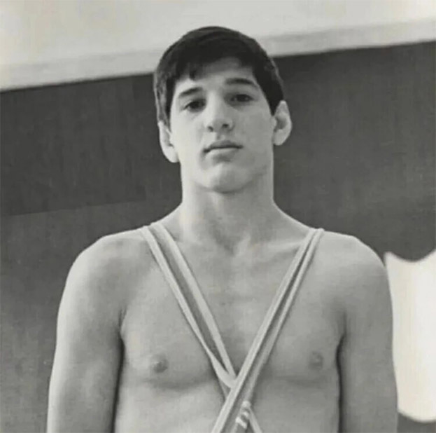 Бувайсар Сайтиев в юности.