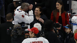 «Еще будем праздновать на арене «Вашингтона». Мать и жена Овечкина — об эмоциях после рекорда