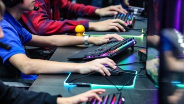 Тренировка киберспортсменов.