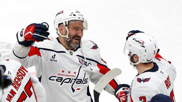 Александр Овечкин и Мэтт Рой.