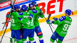 «Салават» с трудом вырвал победу у «Сибири» в решающем матче серии. Еще одного провала тренеру не простили бы