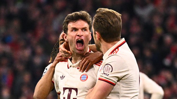 Томас Мюллер и Гарри Кейн.