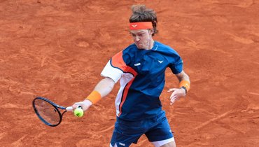 Рублев выиграл первый матч под руководством Сафина и вышел в третий круг турнира в Монте-Карло