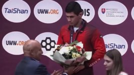 «Албанский флаг в руки!» Мамиашвили и Валиев закусились во время награждения на ЧЕ