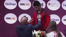 Скандал с экс-борцом сборной России на ЧЕ-2025. Президент ФСБР Мамиашвили показательно грубо его поздравил