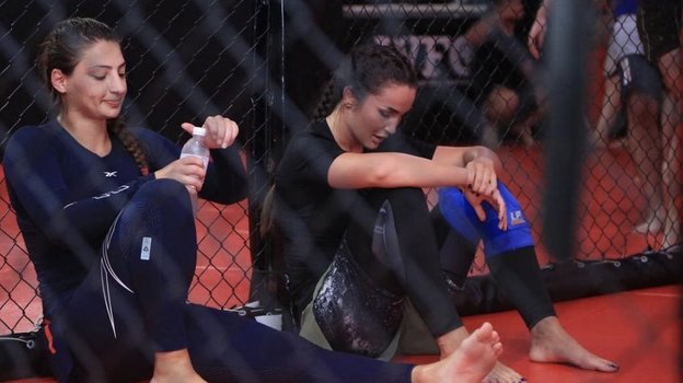 Диана Авсарагова (справа) и Лиана Джоджуа.