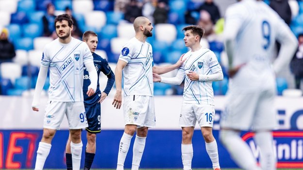 Футболисты «Пари НН» после ничьей с «Динамо».