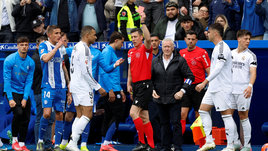 Мбаппе получил первое удаление за «Реал». Француз чуть не сломал сопернику ногу и может пропустить класико