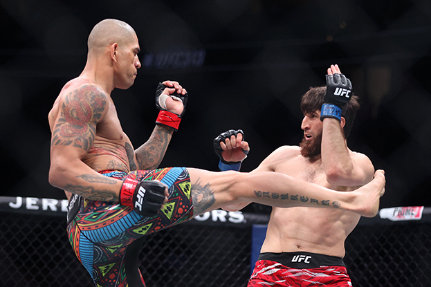 Алекс Перейра против Магомеда Анкалаева.