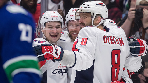 Бывшие одноклубники по «Вашингтону» Дмитрий Орлов, Евгений Кузнецов и Александр Овечкин.