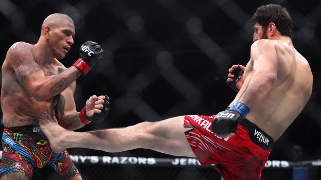 Алекс Перейра против Магомеда Анкалаева.