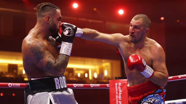 Сергей Ковалев (справа) против Робина Сафара.