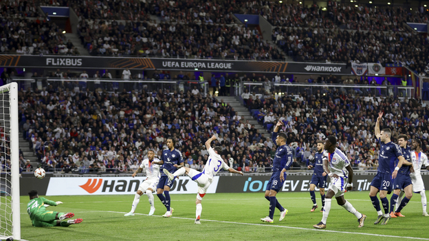 Андре Онана пропускает первый гол в матче «Лион» — «Манчестер Юнайтед».