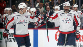 Величие Овечкина! Снова забил, а фанаты злейшего врага «Вашингтона» встретили его овациями