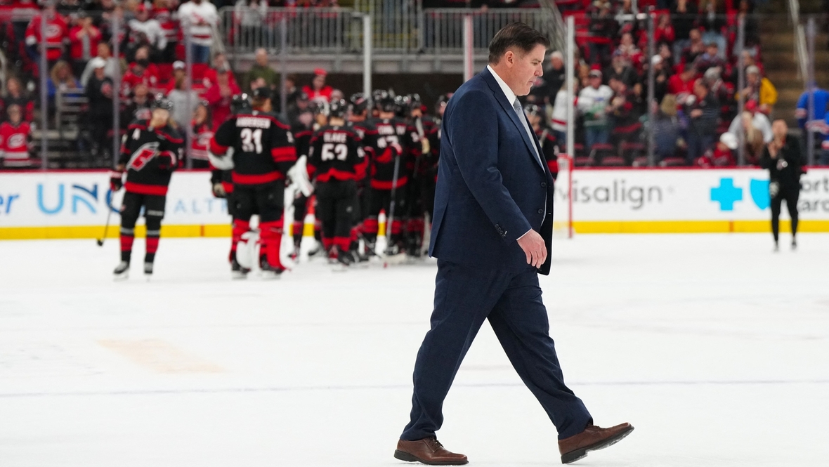 Главный тренер Рейнджерс Питер Лавиолетт уволен с должности: причины и кто займет его должность