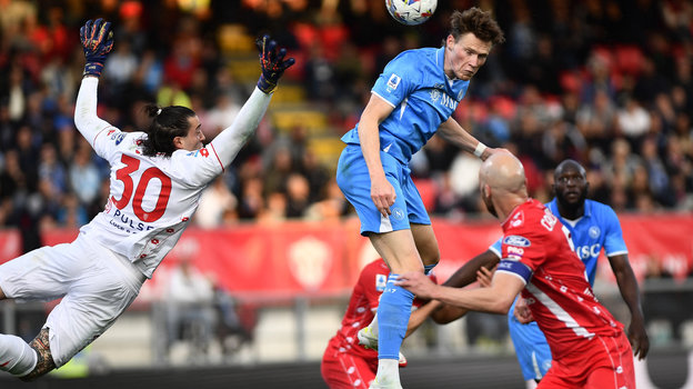 «Наполи» обыграл «Монцу» в матче 33-го тура серии А 19 апреля.