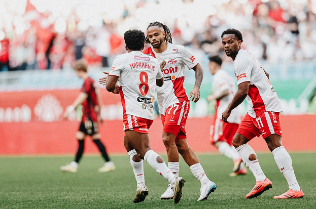 Маркиньос, Тео Бонгонда, Ливай Гарсия. Футболисты «Спартака» Маркиньос, Тео Бонгонда, Ливай Гарсия