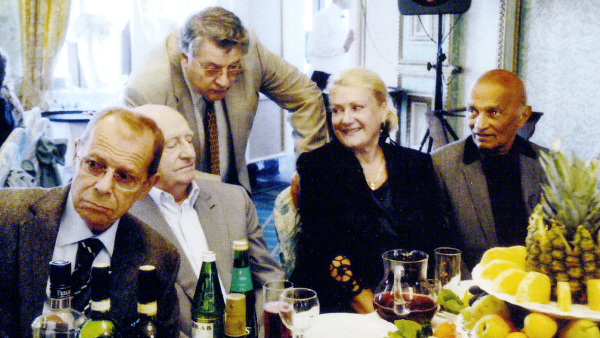 Елена и Анатолий Чайковские с друзьями Аркадием Аркановым, Марком Захаровым, Александром Ширвиндтом. Елена и Анатолий Чайковские с друзьями Аркадием Аркановым, Марком Захаровым, Александром Ширвиндтом.