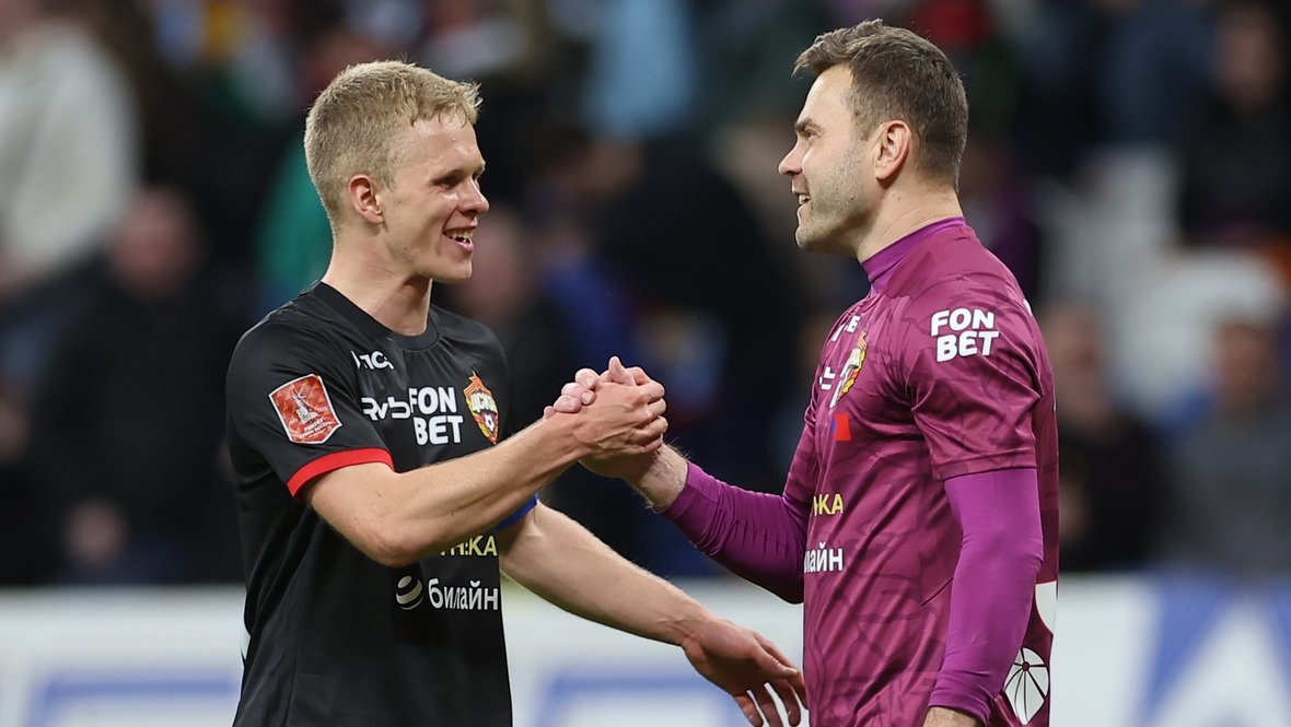 Матвей Кисляк и Игорь Акинфеев.