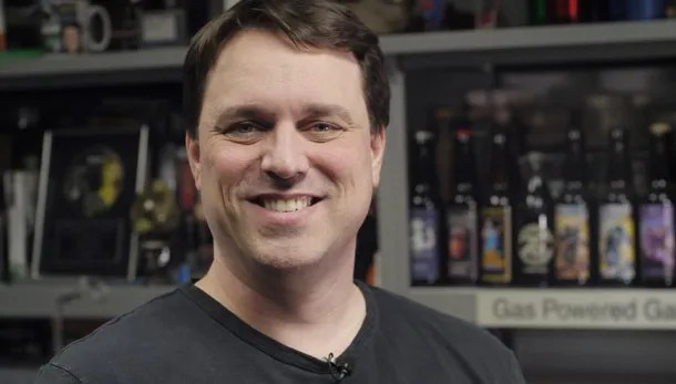 Разработчик Крис Тейлор.