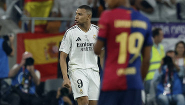 Килиан Мбаппе празднует гол в матче «Барселона» — «Реал» в финале Кубка Испании.