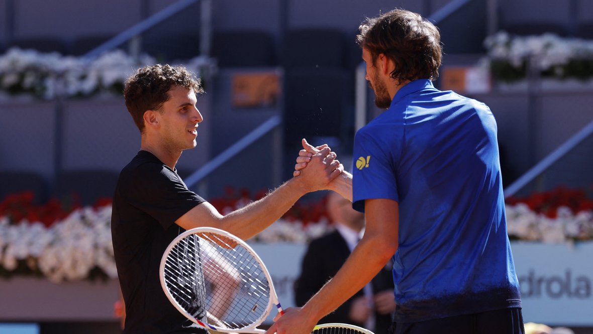 Хуан-Мануэль Черундоло и Даниил Медведев.