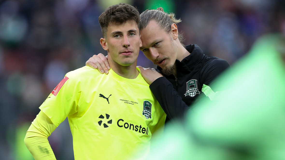 Станислав Агкацев и Матвей Сафонов. Футболисты Станислав Агкацев и Матвей Сафонов