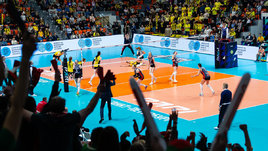 Волейболистки калининградского «Локомотива» и «Ленинградки»