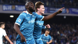 Футболисты «Наполи» Ромелу Лукаку и Скотт Мактоминей