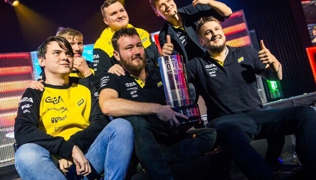 NAVI — чемпионы DreamHack Open Winter 2017 (electroNic — слева).