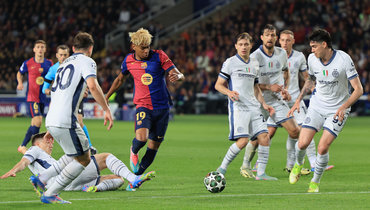 Ямаль творил магию, Дюмфрис провел матч жизни! «Барса» с «Интером» выдали игру для золотой коллекции Лиги чемпионов