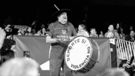 Умер Маноло — легендарный болельщик сборной Испании. Его барабан — символ золотых побед команды