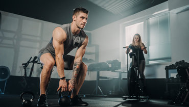 Кроссфит: что это такое, польза и вред, упражнения для дома и зала.