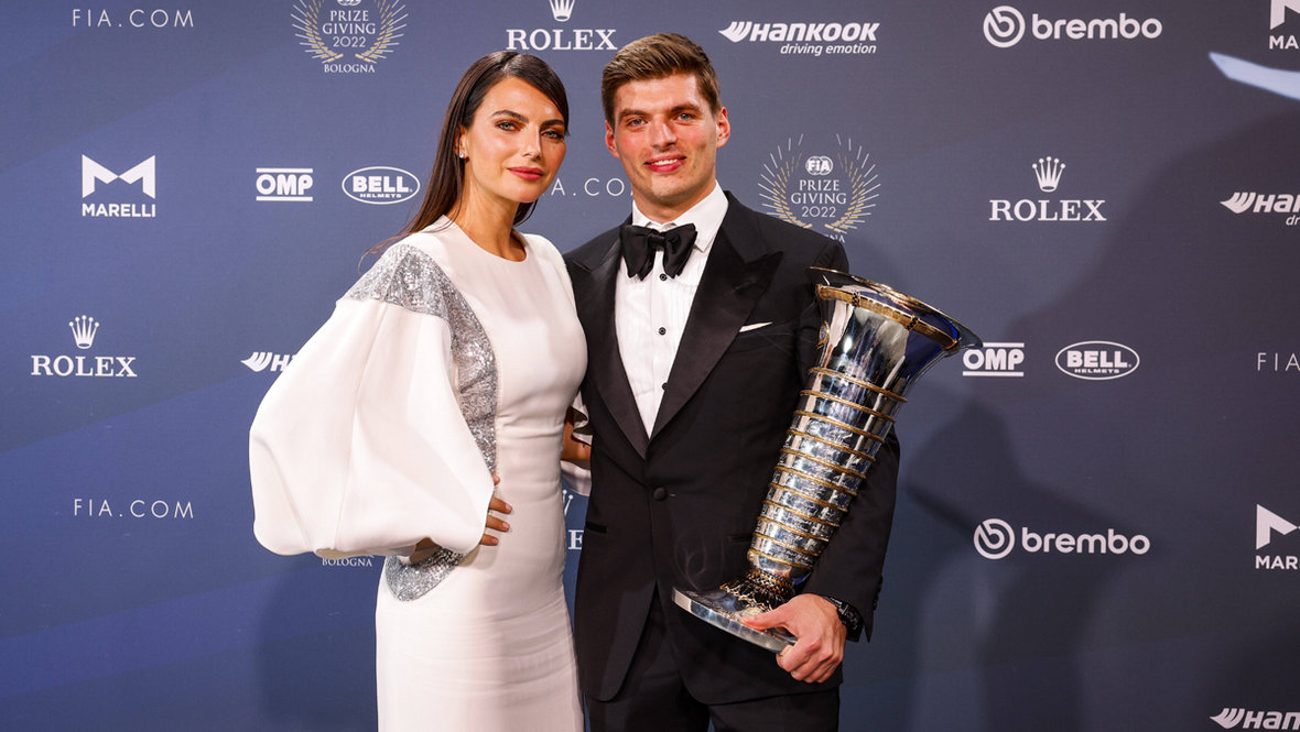 Келли Пике и Макс Ферстаппен. Пилот «Ред Булл» Макс Ферстаппен и его девушка Келли Пике