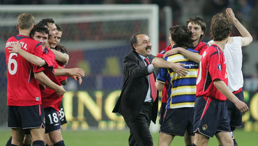 Смогли же греки год назад!