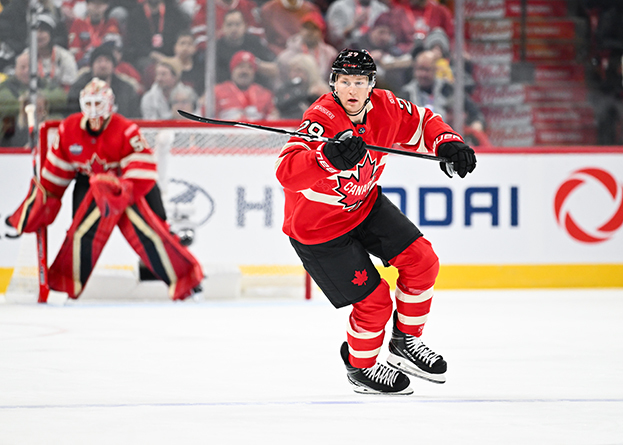 Нэйтан Маккиннон.