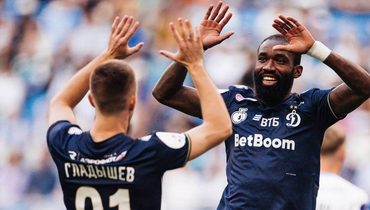 «Динамо» благодаря дублю Гладышева вдесятером обыграло «Крылья» в первом матче после ухода Лички