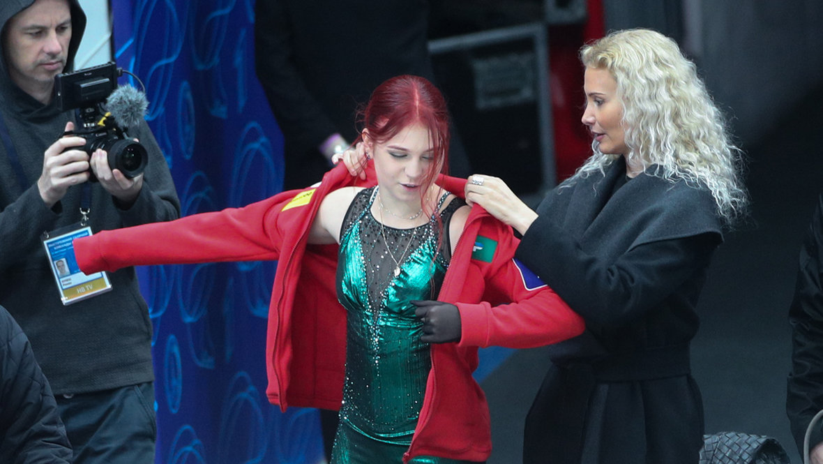 Александра Трусова и Этери Тутберидзе. Фигуристка Александра Трусова и тренер Этери Тутберидзе