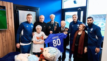 Представители ветеранского движения побывали на стадионе «Факела»