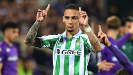 Удивительный карьерный твист Антони. Может выиграть два еврокубка за один сезон