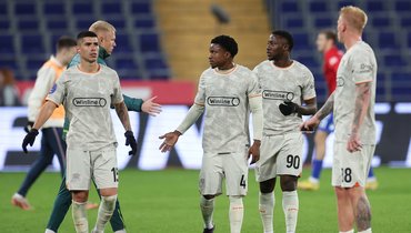 Футболисты «Краснодара» Лукас Оласа, Диего Коста, Дэвид Мозес, Никита Кривцов.